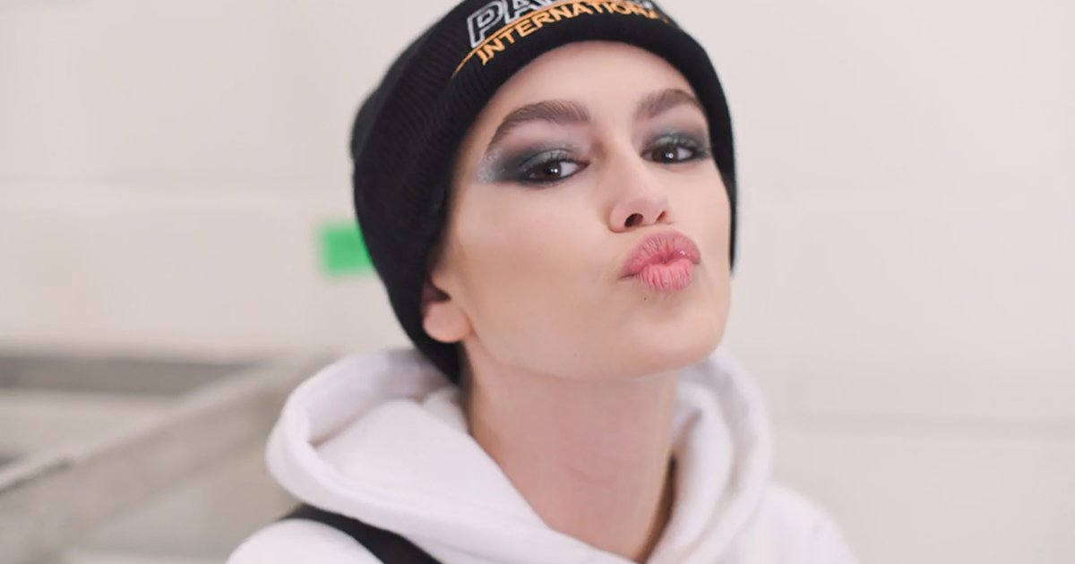 Princessuought's tweet photo. #KaiaGerber backstage at the #MJFW18. #SoShameless skin, statement eyes. #MarcJacobsBeauty #Entry - https://t.co/rleF4hTBQj https://t.co/zeSBSztrAT