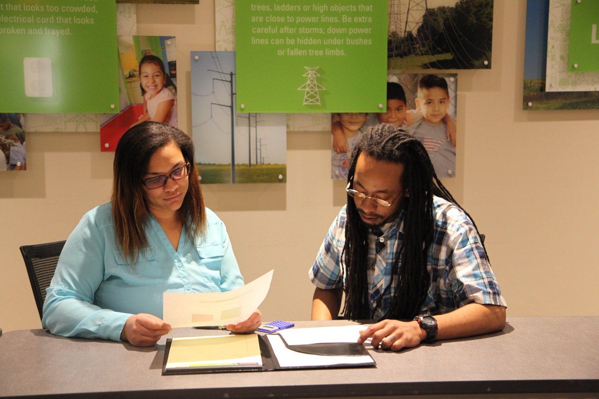UnitedWaySTL's tweet photo. “When you’re in the position, you’re frustrated. You don’t know where you’re going financially; you don’t know how to get out of that slump. You have so many questions, you just don’t know the right person to talk to.” #financialstability #ASSETprogram #headstart @SouthSideECC https://t.co/eZgisjxydt
