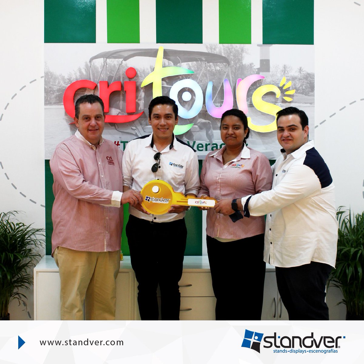 StandVer's tweet photo. Es un placer para nosotros hacer entrega de la nueva oficina de Critours en el hotel #GaleríaPlazaVeracruz ¡Gracias por confiar en todo el equipo de #Standver! 🙌🏻✨🏖 https://t.co/gKrfwM5XXI