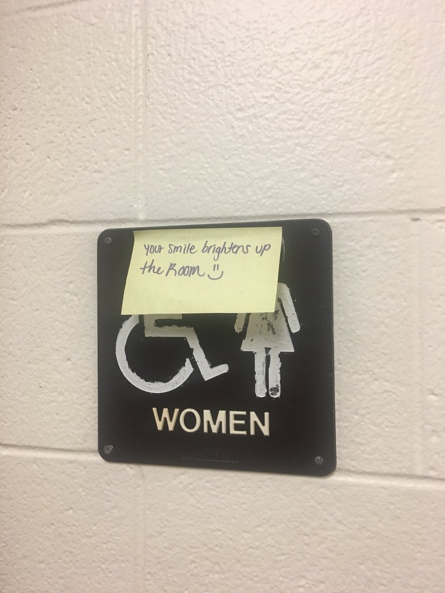 MHS_StdntCncl's tweet photo. We see you MHS! Shoutout to the classes doing this 💙 #MHSCares https://t.co/zKHYxkTN48