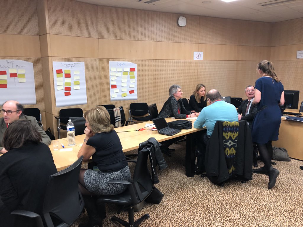 kevinandre09's tweet photo. Atelier délibératif au @lecese animé par @kawaa_co dans le cadre de la consultation sur l’orientation des jeunes propulsée par @CapCollectif. https://t.co/EnbhkyVchZ