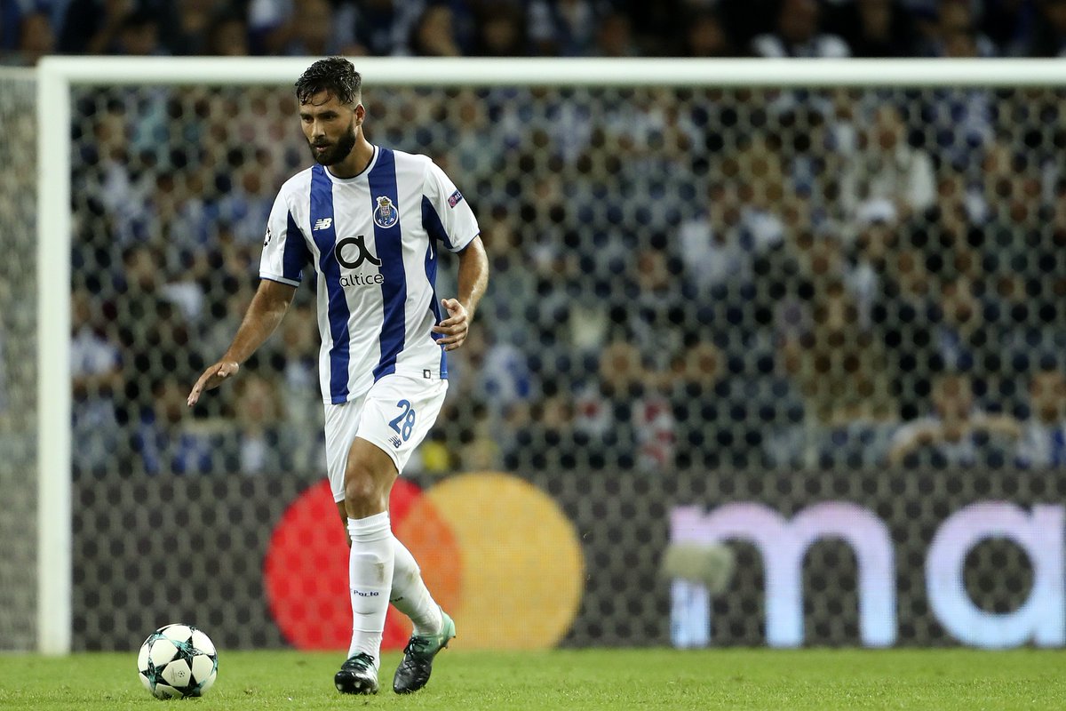 FCPorto's tweet photo. 🎙 Felipe: "Honrámos o escudo que temos no peito"

#FCPorto #LFCFCP #UCL https://t.co/Qimx872pe4
