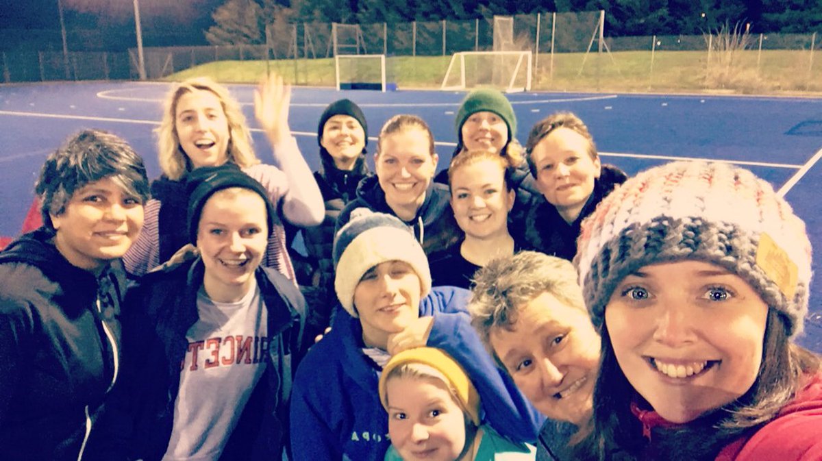 Great session tonight with this lovely @LondonRoyalsHC lot, excellent prep for Saturday and the race to the end of the season! #thesegirlscan #lgbtsport #womenwhoplay #teamgoals #SquadGoals 😘✅👭🏑🌈