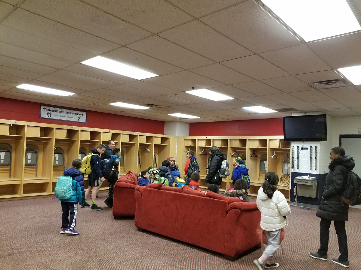 ElizaChung's tweet photo. Studying Baseball in NYC during @The_School #tscipw visiting @SIYanks stadium. Can't wait for the season! https://t.co/j8pNtuXV98