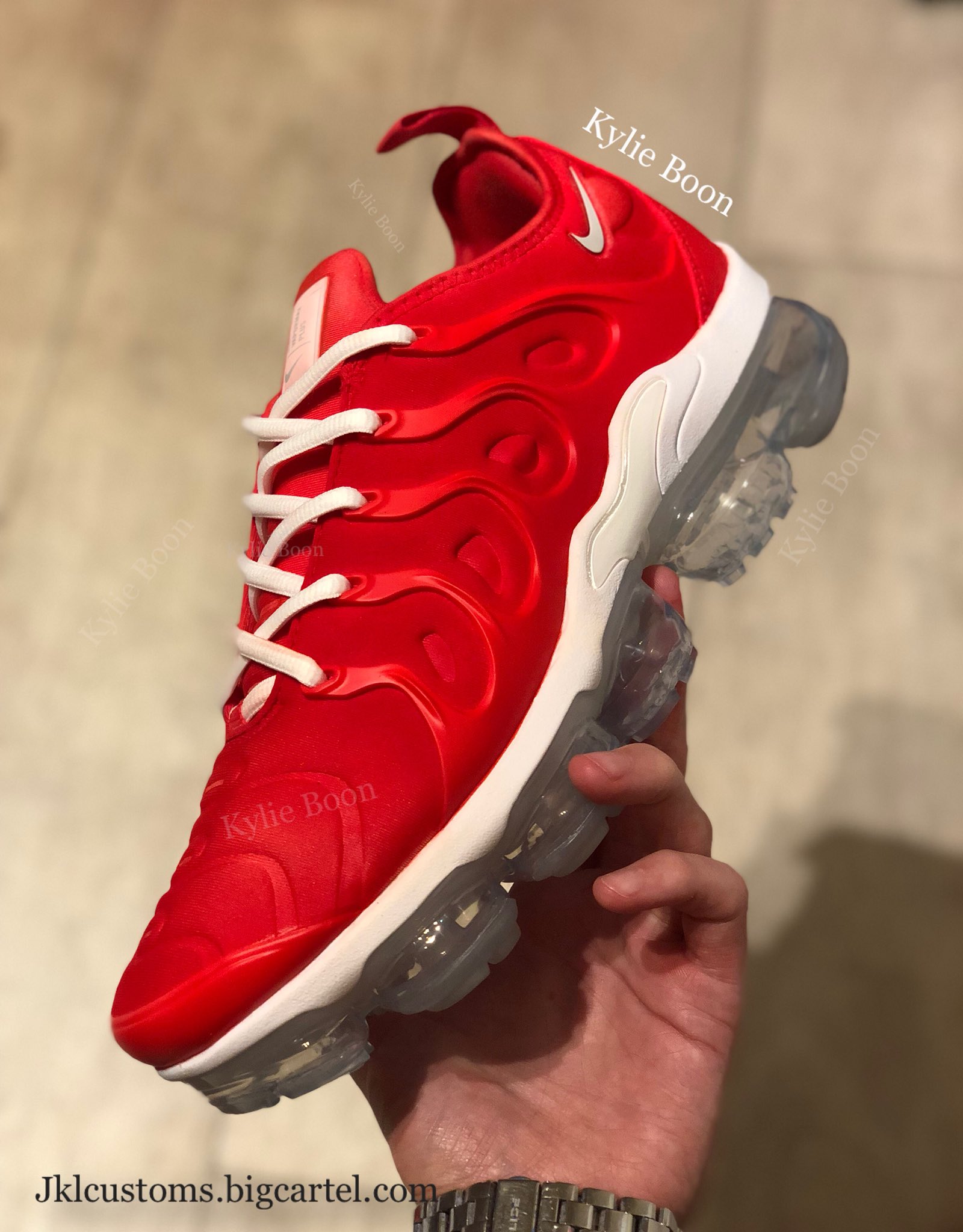 Kylie Boon Art в Twitter: „What do you all think of my new beauties? NIKE VAPORMAX PLUS “chilli” These are ready to purchase on my website Oh and If you're a