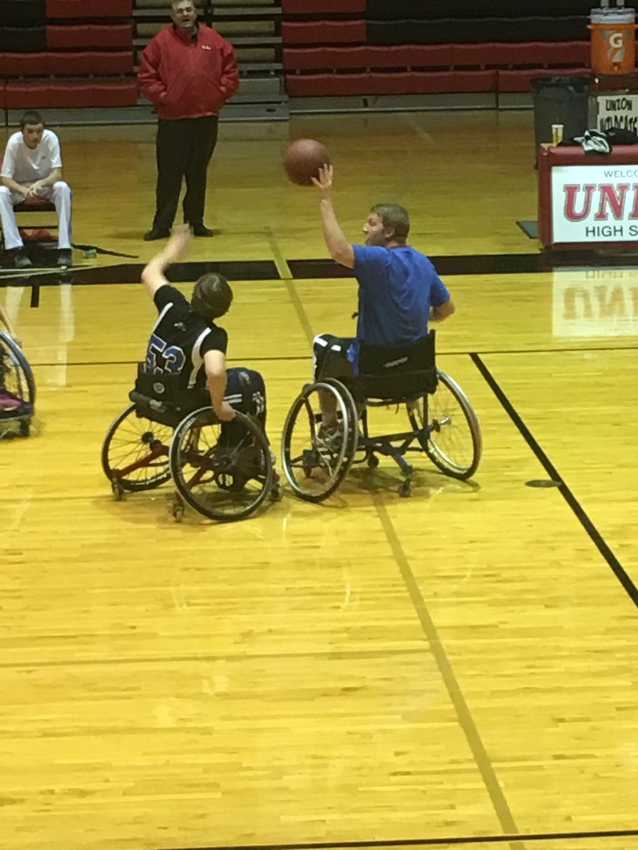 dlsaneal's tweet photo. Such a great evening watching this game! ❤️@unionwildcats @Amyhall2432 @MattFennessey @Austin23Peirick https://t.co/xtmzIdWDc2