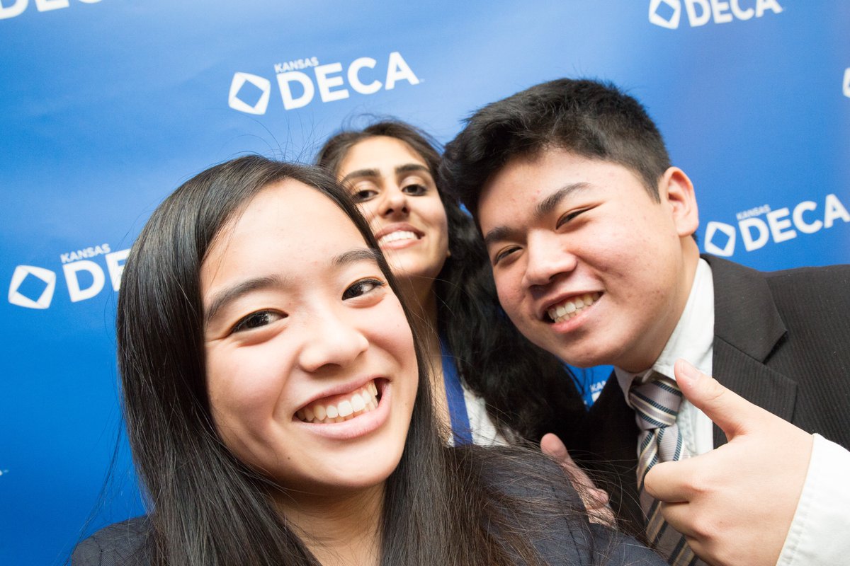 BVNWdeca's tweet photo. Thanks again to @KSDECA for hosting an awesome SCDC. #DECAICDC here we come! https://t.co/K0qh3uUdK4