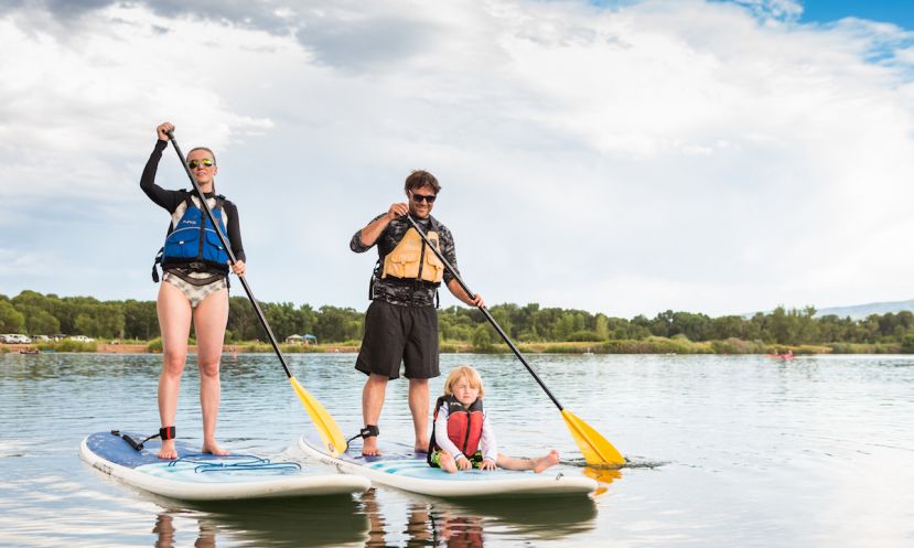 Keep your kids safe on a SUP with these tips: supconnect.com/tips/how-to-ke…

#standuppaddle #paddleboarding #supconnect