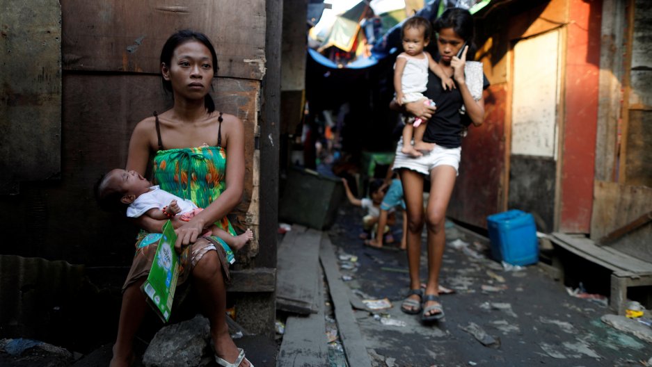 IDPCAsia's tweet photo. Philippine's Gov't data from Jan 2016 to Jan 2018 indicates that 3,968 were killed in drug-related operations in the #philippines The body count  12,000–13,000. There are no figures to account for the single mothers left behind. #supportdontpunish https://t.co/ki6j65PBHV https://t.co/IPdkHIsD8H