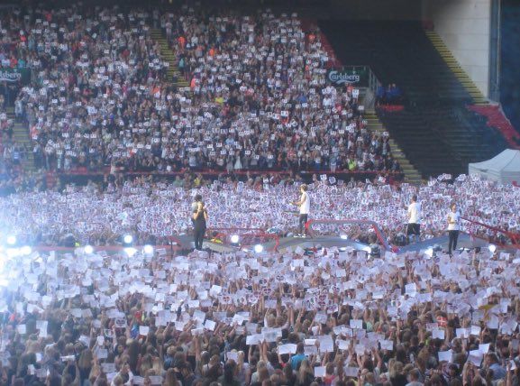 AllyvDiaz's tweet photo. Solo voy a decir una cosa,1D fue, es y será una de las mejores boybands de la historia, dejo leyenda, creo un fandom completo, nos hizo familia, y nos mantiene unidas aunque no estén juntos,eso es historia. No estoy diciendo que las nuevas bandas sean malas #OneDirectionBestFans https://t.co/wjMeE3U1o5