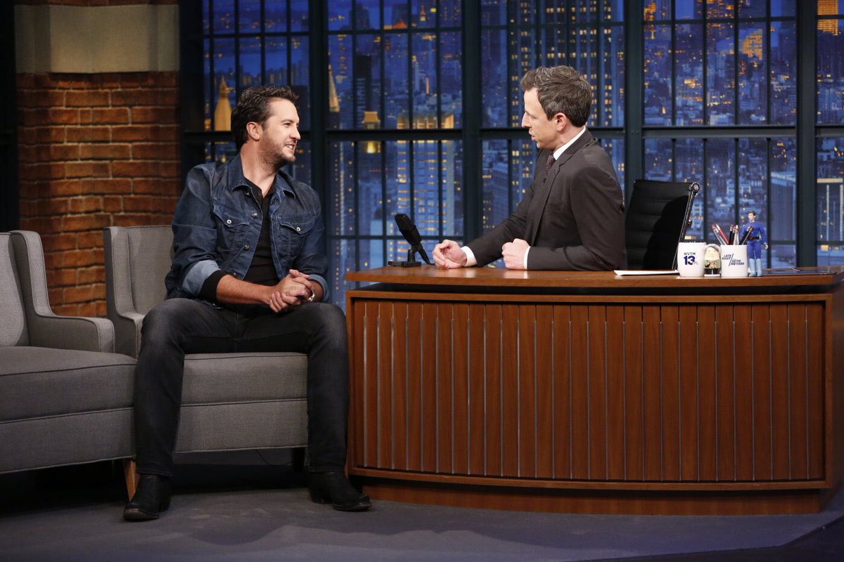 lukebryan's tweet photo. .@LateNightSeth tonight. #HookedOnIt https://t.co/pf89Qn072t
