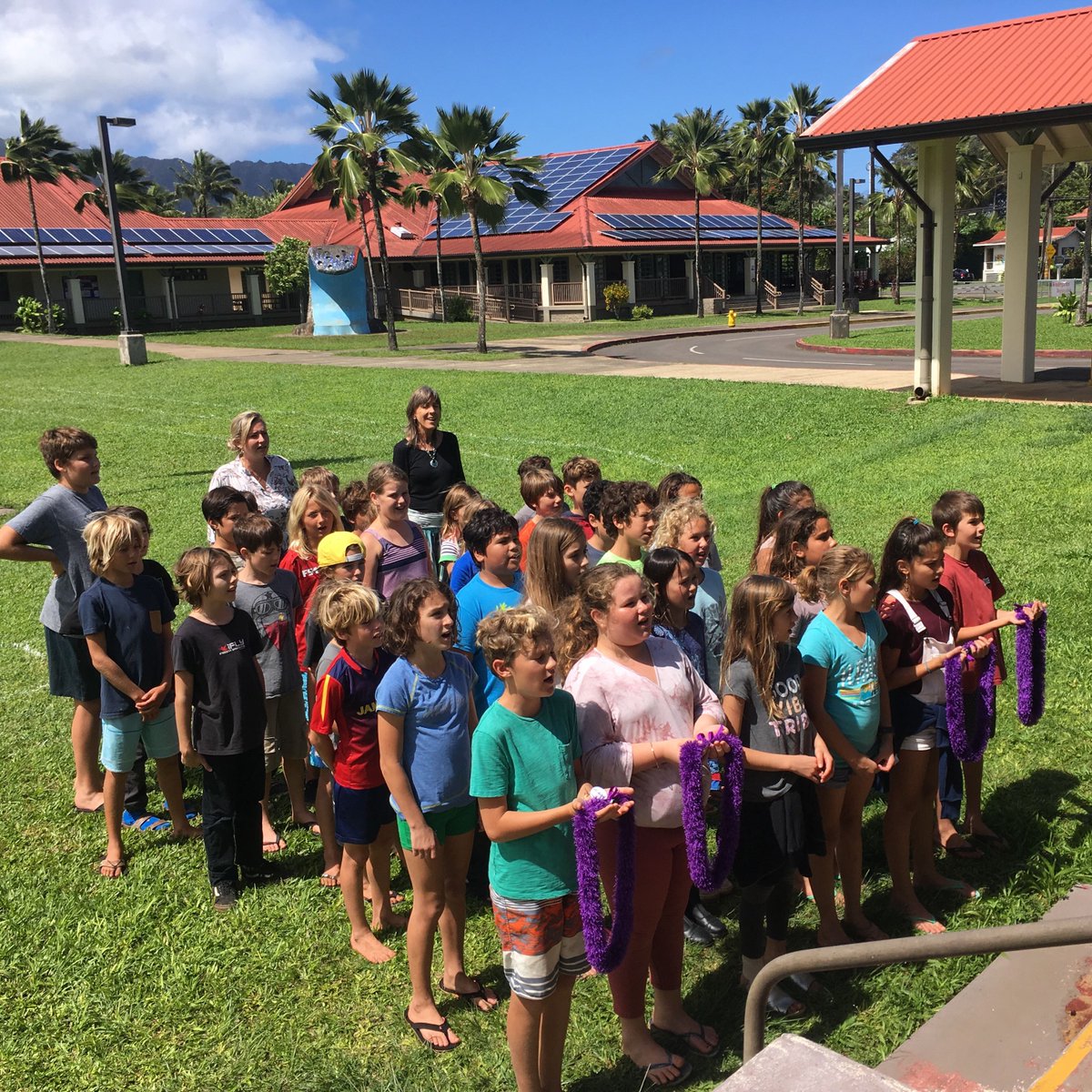 hanaleischool's tweet photo. WASC Visiting Committee greeted by our 4th Graders with an oli aloha...Aloha! https://t.co/bwf9SKK6Pc