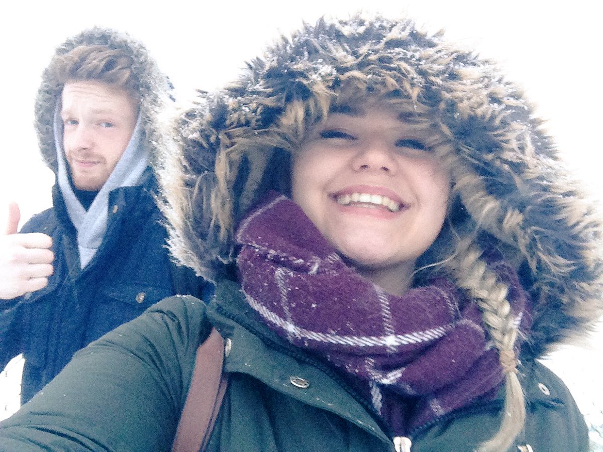 Hannahrodger95's tweet photo. Typical snow day photos #snow #sand https://t.co/WE8qCrEUcX