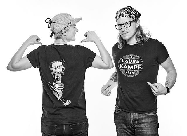 skullandspade's tweet photo. Welp. This may be the best photo ever. Maker Adventure party member number one. #stickerpaction dynamic duo. Photo by @markadamspictures @r66tat
#stickerpaction #quickersticker #makeradventure #tshirtswap #laurakampf #skullandspade #maketillyoubreak #bedopedodopeshit #youtu… https://t.co/wpJVmyD8c7