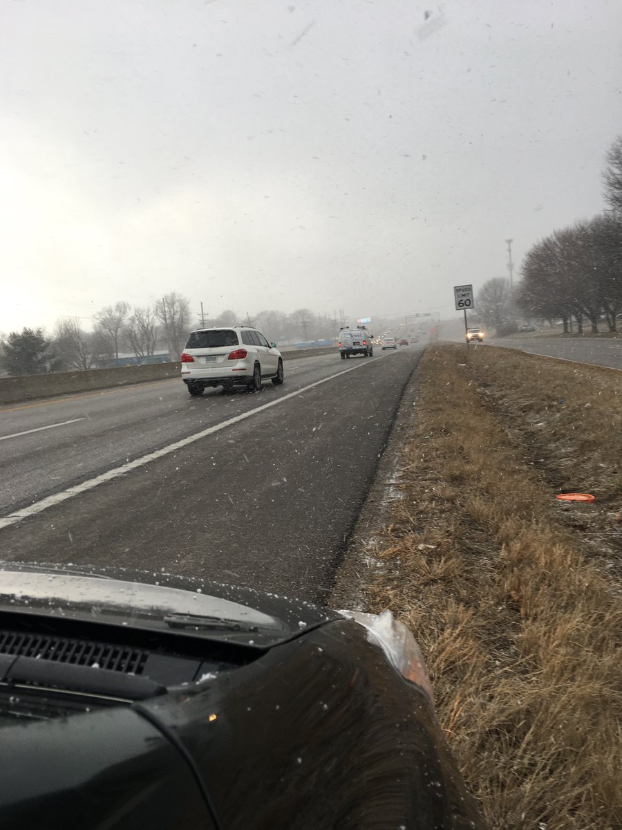 MSHPTrooperA's tweet image. Ok folks no need to panic...just the usual snowy ❄️ day in March in MO.  Visibility may be a problem. So lights on, heads up &amp;amp; eyes on the road!!  #drivesafe #kctraffic #MOweather