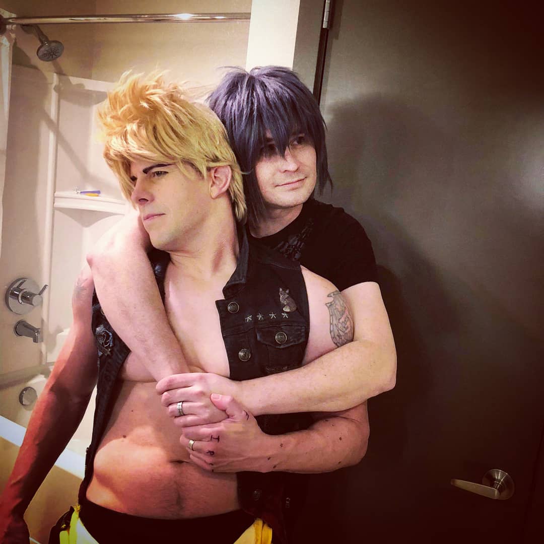 FrankandNats's tweet photo. #FinalFantasyXV Royal Edition came out and We did sone #buffbro costume swaps! We have #Ignis being #Prompto, #Gladio being Iggy and #Noctis and more! Expect more crazy character & costumes swaps coming this week
#horsemenofthecospacolypse
#ffxvroyaledition #ffxv @robbiedaymond https://t.co/rYWxKeHLMa
