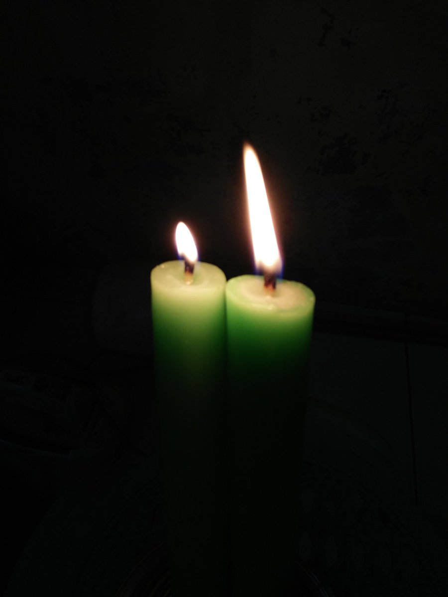 Pharmatography's tweet photo. Lighting this candle for my megs & pharmates who are taking the board exam today and tomorrow that may God bless them, guide & enlighten their testpapers to see the best answer of each item. May the Luck are on them. #ForTheUpcomingRPh #LabanRPh https://t.co/h12n059sX6