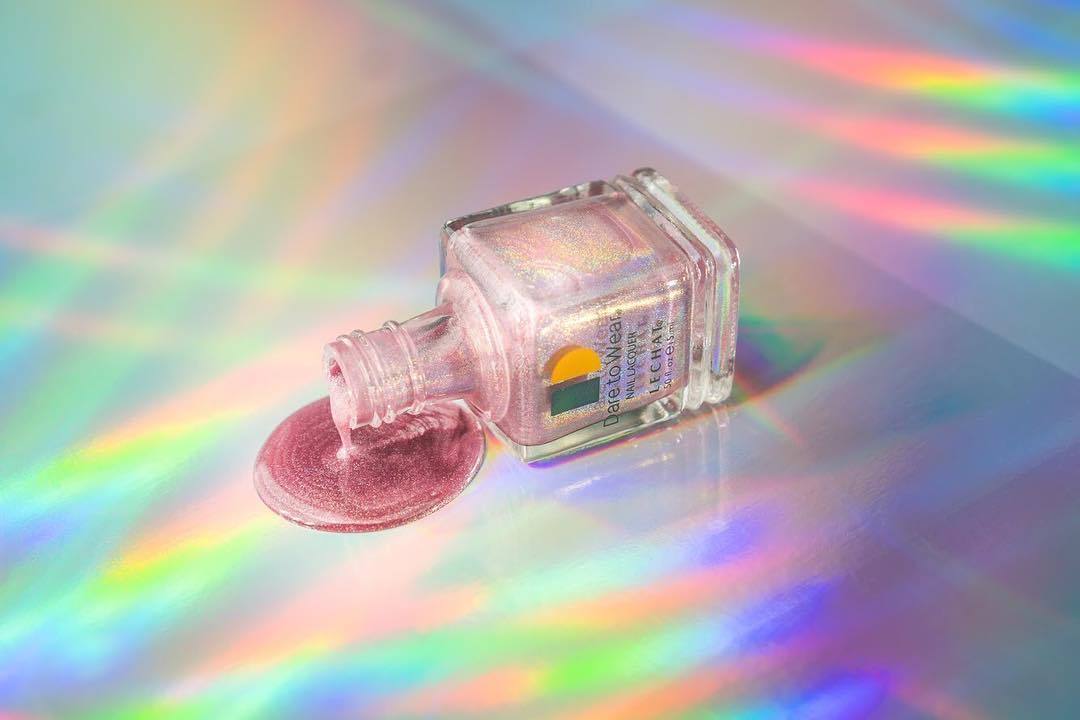 LeChatNails's tweet image. Talk about holographic heaven! Have you seen our NEW Spectra shades?! ✨ RT if you are a holo lover! @NailproMagazine #lechatnails #spectracollection #perfectmatch