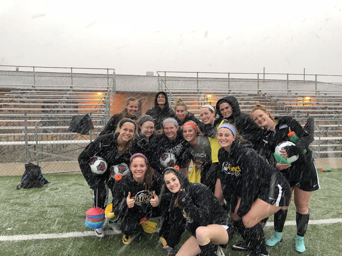 QUHawksWSoccer's tweet image. Snow didn’t scare us away today!! #snowproblem ❄️⚽️