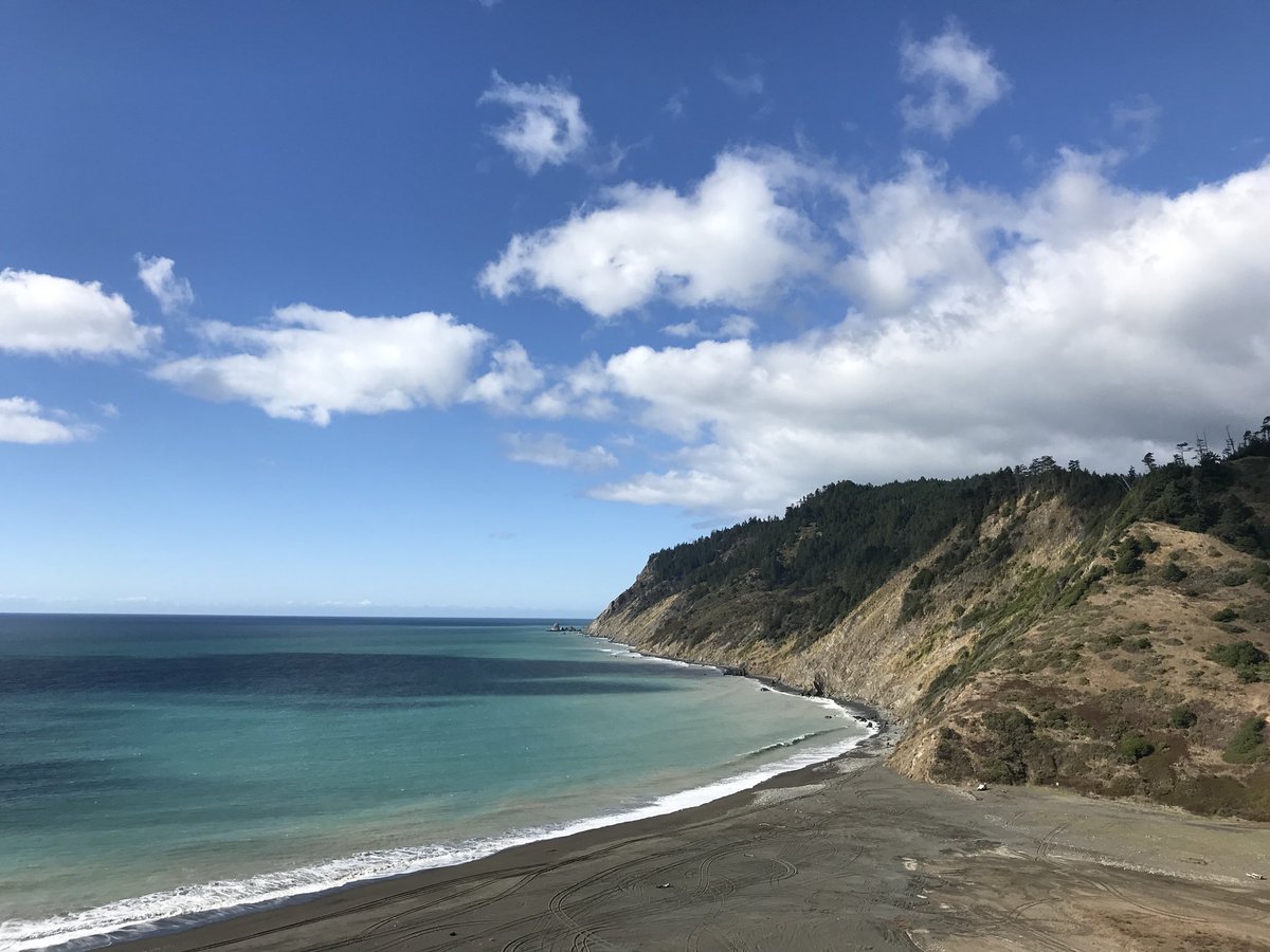 YuriHauswald's tweet photo. “It’s not easy to get lost in CA these days, but maybe that’s because you’re not trying hard enough.” My @pelotonmagazine feature on the Lost Coast w/ @migchapulin just landed. Maybe not all who wander are lost? #beatyesterday https://t.co/ssVVasCd6D