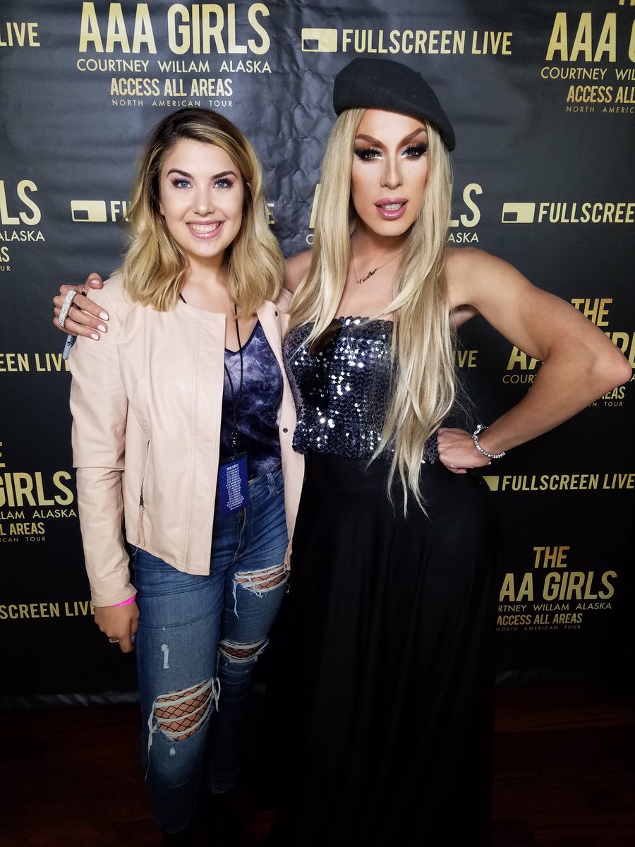 olivia_rossss's tweet photo. Happy Birthday @Alaska5000 you are my twin forever. https://t.co/Lnd1UsXTJk