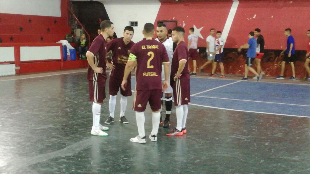 adostoquesfut's tweet photo. #CopaADT2018 Ya juegan #VillaLaÑata vs #ElTanque por la #Semifinal https://t.co/VX0fWzXemj
