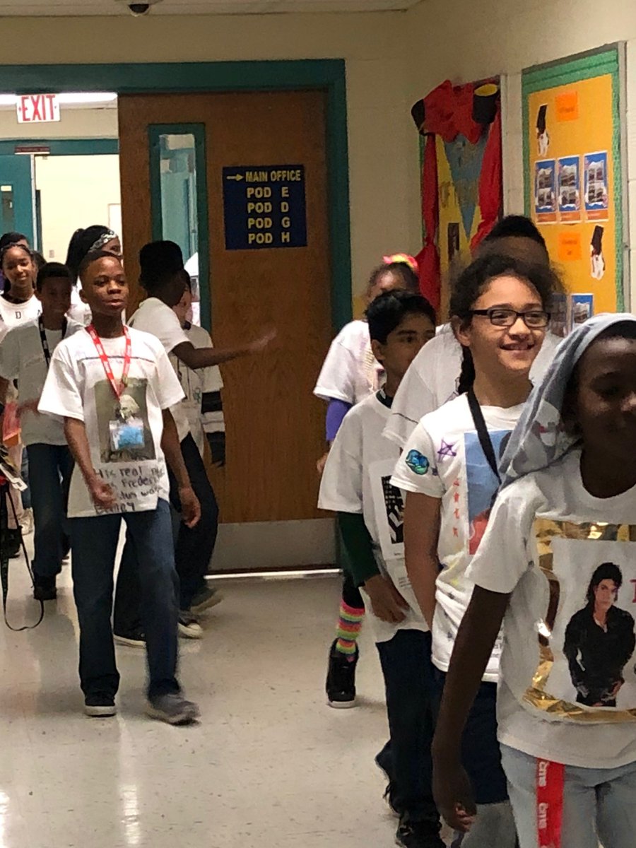 CharMeckSchools's tweet photo. These @mallardcreekes fifth grade scholars celebrated Black History Month by designing T-shirts!  A school-wide parade was held in the hallways so they could show off what they'd learned.  #CMSbhm https://t.co/mGOlxl6p5m