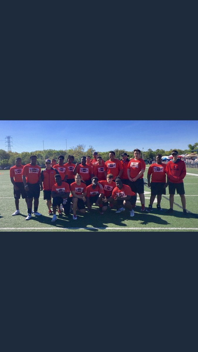 Terrance_Shaw54's tweet photo. Best line in p county on both sides @CHS_Tornadoes  @levisgreaves @RickyAnderson09 @jacob https://t.co/hSuefxfNSl
