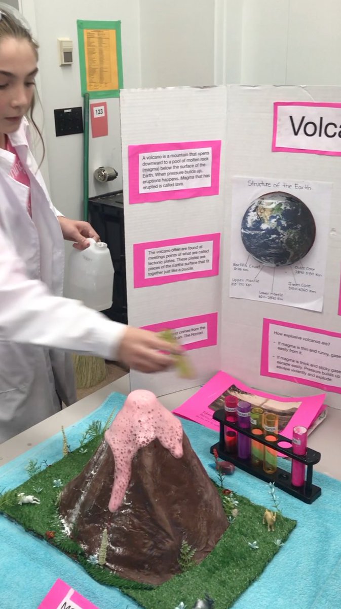 Science Fair time at South Park! Volcano dynamics at work!  <a href="/deltasd37/">DeltaSchoolDistrict</a> <a href="/Ecole_Southpark/">Ecolesouthpark</a> #sd37 #stemeducation