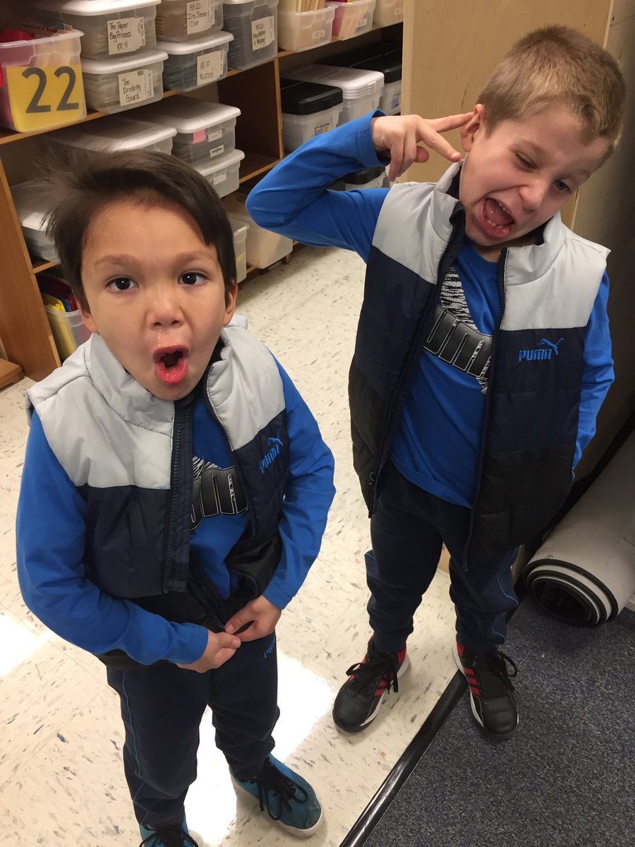Unicycle1Wheelr's tweet photo. It’s not even twin day but they were twinning so hard!! https://t.co/xk3RMwEu4D