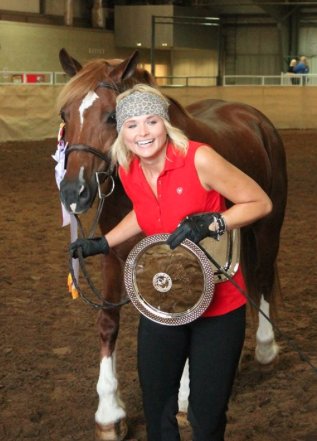 sportsuncorked's tweet photo. The largest competition of American wines in the world names Miranda Lambert's @Red55Winery best… https://t.co/NkbcM9l5rd #WineClub https://t.co/Wtxi1N3GSJ  #MirandaLambert #Red55Wine  #equestrian #horses #countrymusic #TxWine @SFIntlWineComp @ThePinkPistolTX #SFIWC https://t.co/fWBn2o3kJ7