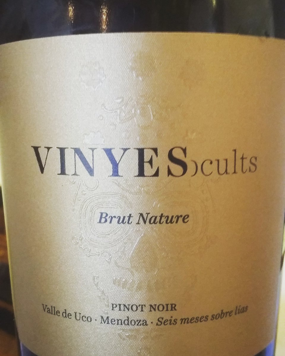 mariansommelier's tweet photo. Arrancó el #CalaveraTour, 1er parada en #AtilioResto
Tremendos vinos @vinyesocults y grandes platos! 
A seguir q recién arranca! 
@iviniarg #VinoArgentino #Vino #Wine https://t.co/7CQ3KEaGTc