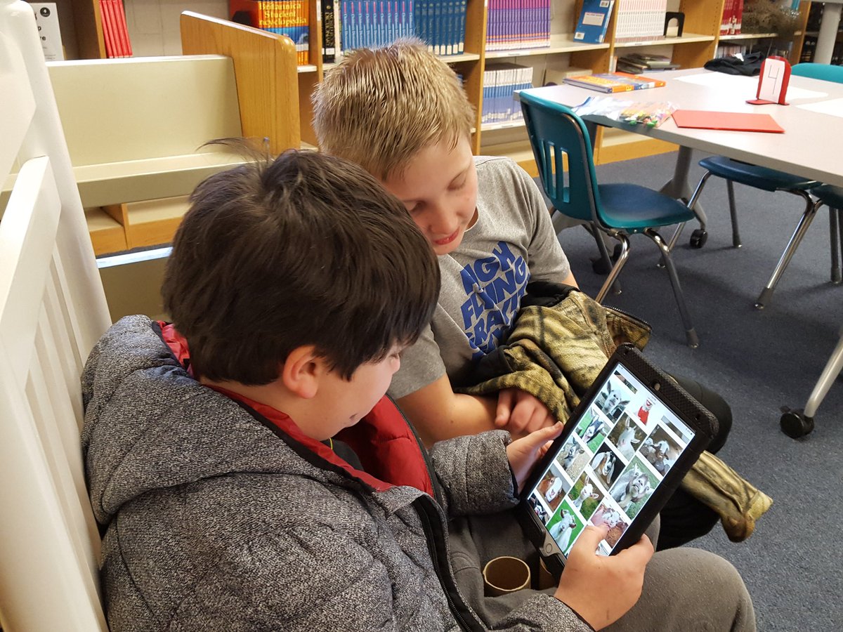 In their green screen "elective" 5th graders have been working collaboratively to create short films using this technology #jgeslearns