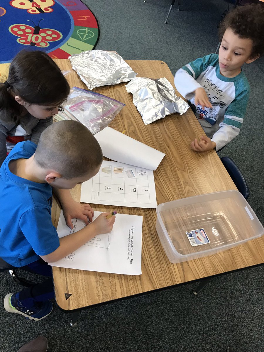 mooreuknow's tweet photo. The teamwork behind designing our dams was fantastic! @KnightsSTEAM @NTMKnightsAPS @APSscience #NTMiLab #NTMSteam #KnightsRock https://t.co/axdoQXVwLR