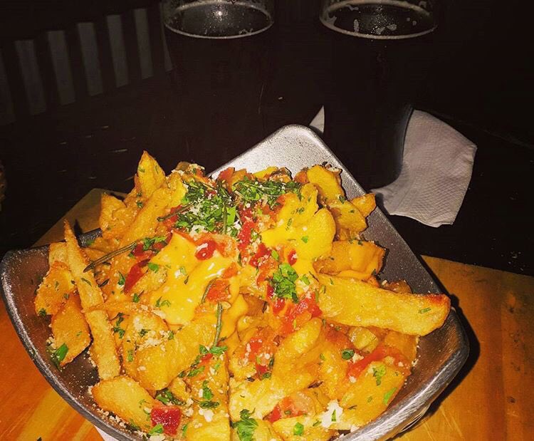 GanaCenas's tweet photo. GANÁ PAPAS CON CHEDDAR P/ VOS Y TODOS TUS AMIGOS P/ MAÑANA MIÉRCOLES 7 y PROMOS EN CERVEZA ARTESANAL!!! #SEGUINOS Y HACÉ RT!!! #ROSARIO #PAPASCHEDDAR https://t.co/pkPbaikP2m