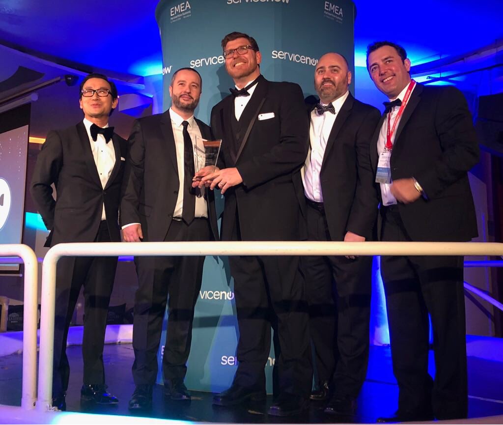lisapettigrew's tweet photo. Meanwhile in Europe our @DXCTechnology leaders winning top award for biggest influencer in EMEA - thanks @servicenow - great global partnership ....and here in Vegas we are co-presenting #himss18 at same time 👏👏👏👏👏👏👏👏👏👏👏 https://t.co/IgK7q0LNov