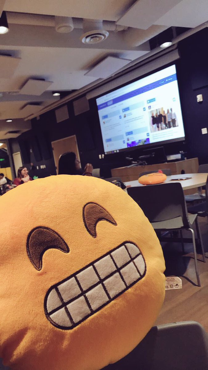 LizMusicPhoto's tweet photo. Social Media Association WIX Workshop ✨ #LeadersGetSocial https://t.co/eantlEO6e7