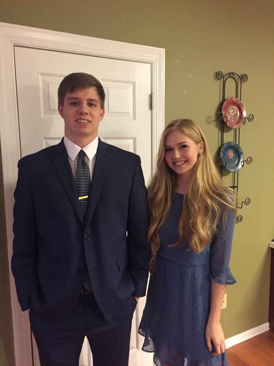 oak4vols's tweet image. Brother/Sister. #firstinterview #honorsbanquet ❤️