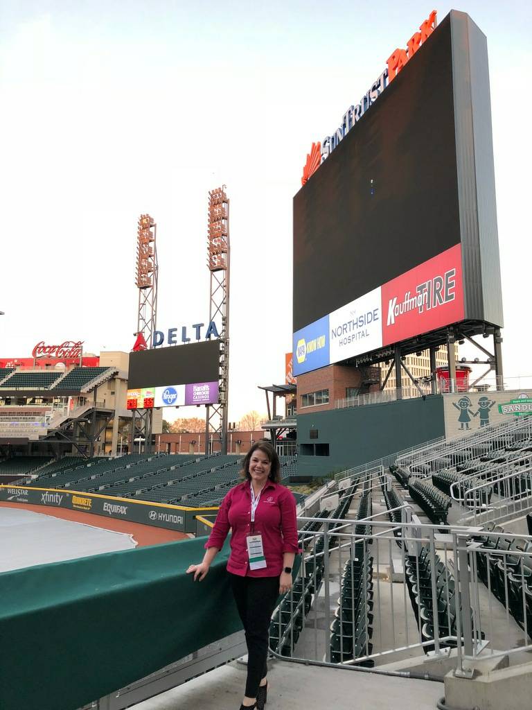 ShafferCreative's tweet photo. Julie Shaffer's enjoying SERC's Night in the Ballpark at Atlanta's SunTrust Park! #ShafferCreativeatSERC #SMPSSunBuilt #SMPSSERC https://t.co/AWaVLXi1Pa