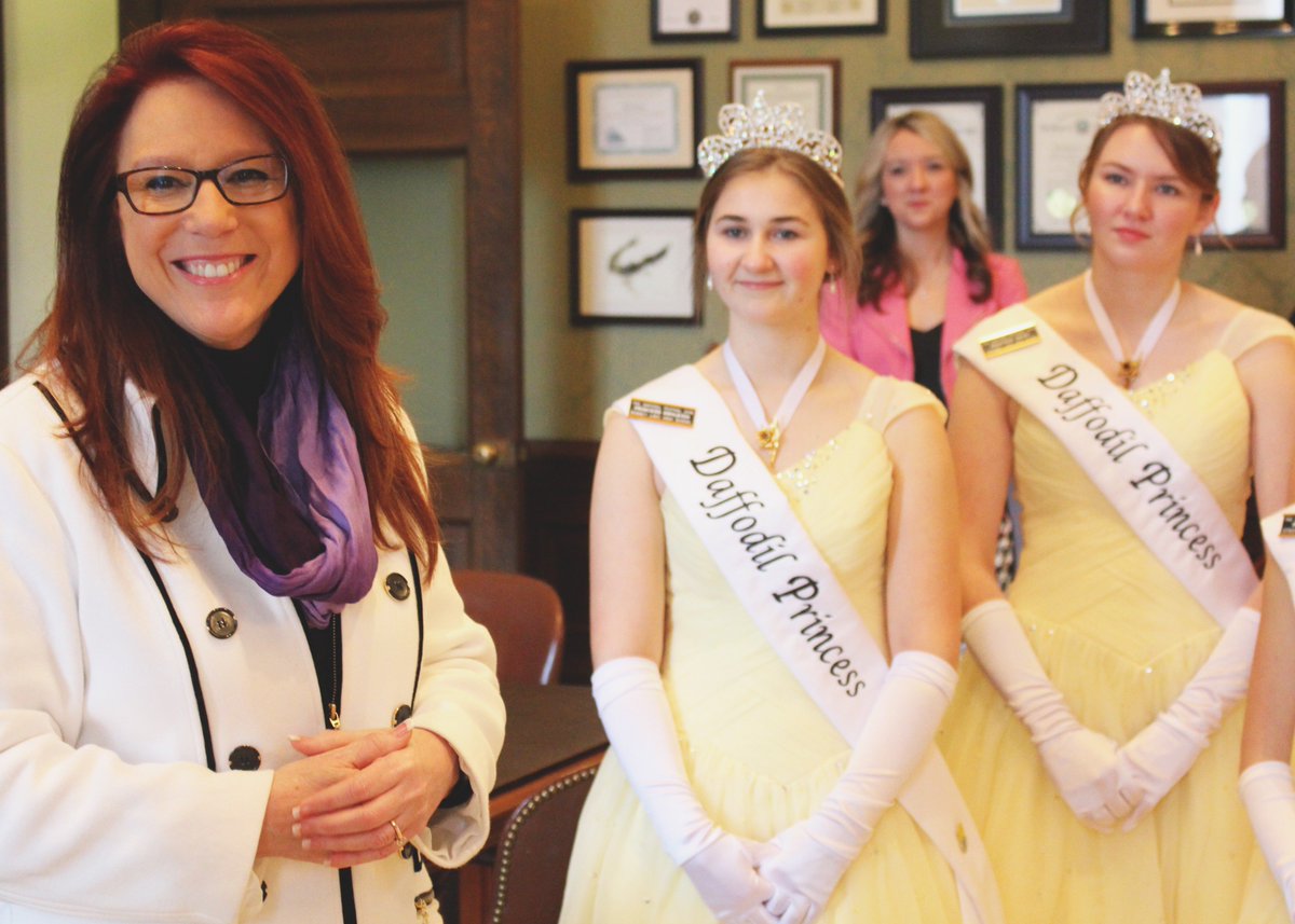 Washington Office of the Secretary of State (@secstatewa) on Twitter photo Thank you to the Daffodil Royal Court for stopping by the office today! It was great to meet with such amazing young ladies making a difference in their communities!
@Daffodil365 <a href="/M_Stambaugh_/">Melanie Stambaugh</a> Thank you to the Daffodil Royal Court for stopping by the office today! It was great to meet with such amazing young ladies making a difference in their communities!
@Daffodil365 <a href="/M_Stambaugh_/">Melanie Stambaugh</a>