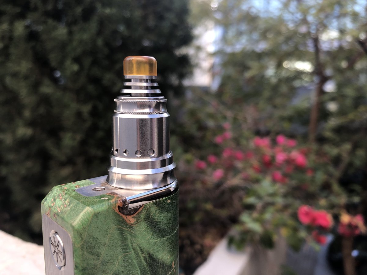 GrimmGreen's tweet image. Gonna be trying out this BERSERKER RDA in the vlog this week. I’m shocked it works so well. #vaping #grimmarmy