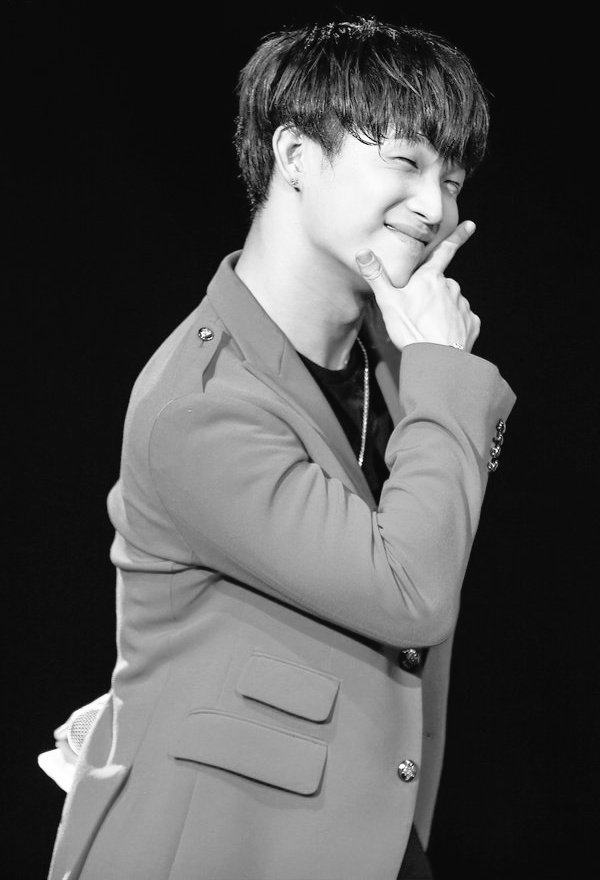 Happy Birthday to one of the powerful lead vocal of BTOB. Lim Hyunsik! 
Aigoo kyeopta! 