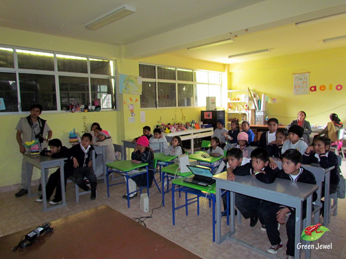 GrupoGreenJewel's tweet photo. EDUCACIÓN AMBIENTAL POR DIA MUNDIAL DE LA VIDA SILVESTRE [1/2]  
Desde el sur del Ecuador continuamos con las actividades educativas en las escuelas para conmemorar el Día Mundial de la Vida Silvestre. 

#WorldWildlifeDay #PredatorsUnderThreat #iProtectBigCats #WWD2018 https://t.co/DBFKHpLhVg