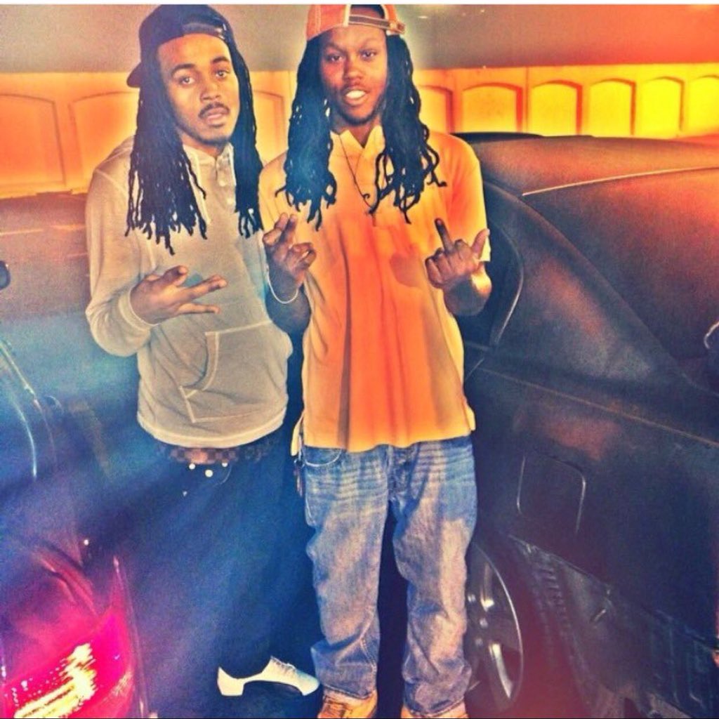 DREAMTEAM_103's tweet photo. Died With The Nigga That You Ride Fa #LongLiveZiggy #FlyHighPeter ππ¦
https://t.co/YBmKUHPP6k