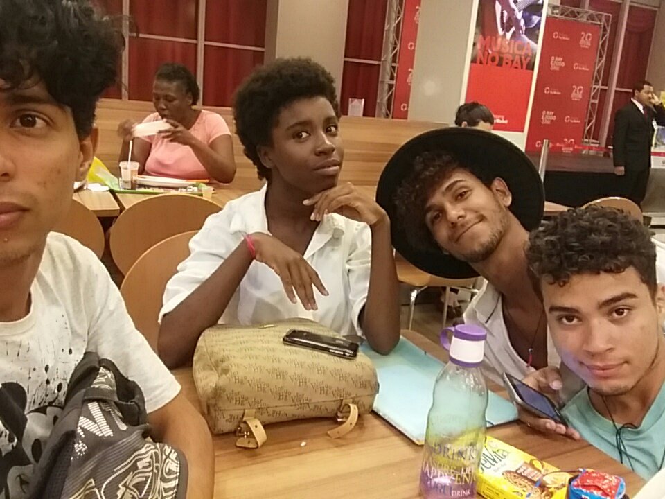 ThiagoG85026617's tweet photo. Me chama de depressão e deixa eu entrar na sua 😂 @Ritadekassiaa @lebe_gomees #comosbro https://t.co/3aYzOnMm6I