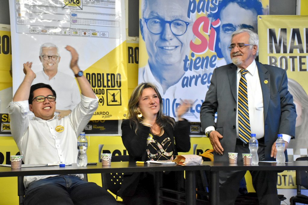SergioFerG's tweet photo. Para mí y para @MariaEboteroS es un honor compartir la fórmula de @JERobledo al Congreso con un hombre trabajador, honesto y riguroso como @GNavasTalero: una de las joyas políticas del @PoloDemocratico y de Colombia, y el Representante a la Cámara más votado 👏👏👏 https://t.co/DfpKcUkpzv