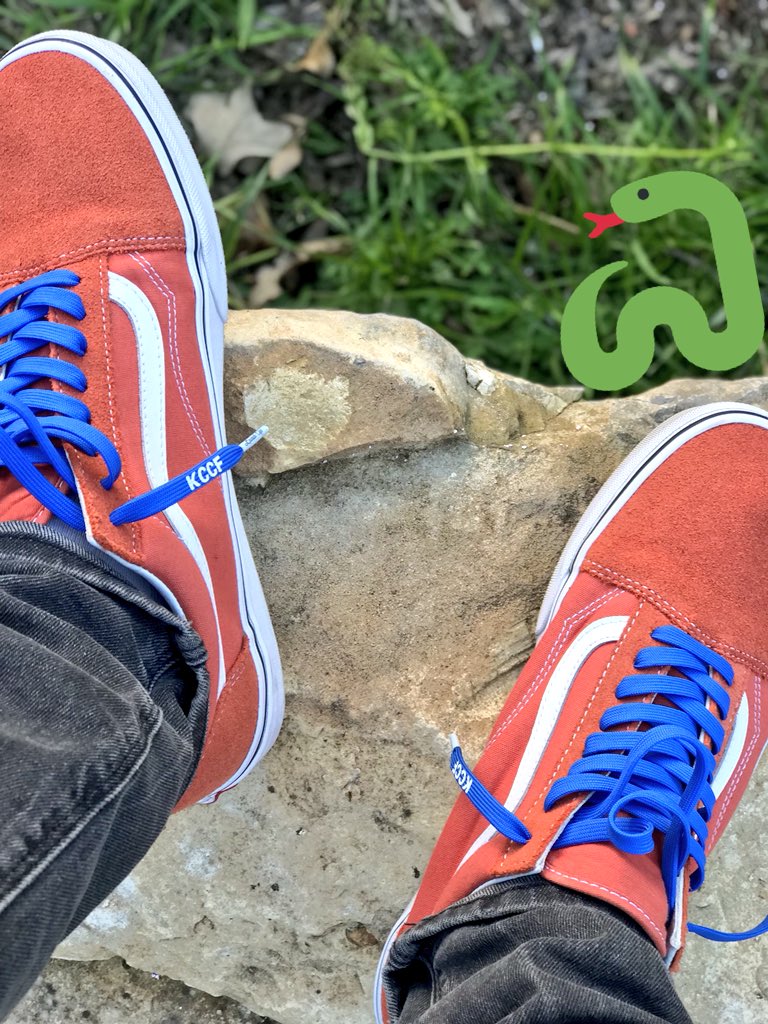 sch4v3z's tweet photo. Day 6️⃣ #BlueKnots are for the 👀 to see but the msg runs deeper. Also Happy Bday to the man @GeorgeKiel3 🎈🍻#ColonCancerAwarenessMonth #31DaysOfBlue #KCCF #DOYOUcolonosCOPY https://t.co/pTpjAJFG6b