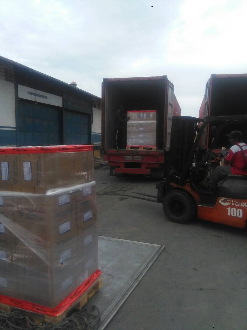 LuisLopezPSUV's tweet photo. Continúa llegando a Venezuela las líneas arteriovenosas para los tratamientos de hemodiálisis. Seguimos cumpliendo con nuestros pacientes @NicolasMaduro #TodosSomosVenezuela https://t.co/ckl1RStZxg