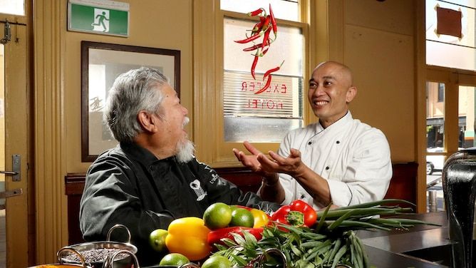 MBCFoods's tweet photo. Adelaide pays tribute to The Exeter’s curry night at a Tasting Australia event hosted by celebrated chefs: https://t.co/Ia8EcMLqbP #TastingAus😋🇦🇺 @TastingAus #safood #curry #chefs👩‍🍳 https://t.co/U89tDJJtvv
