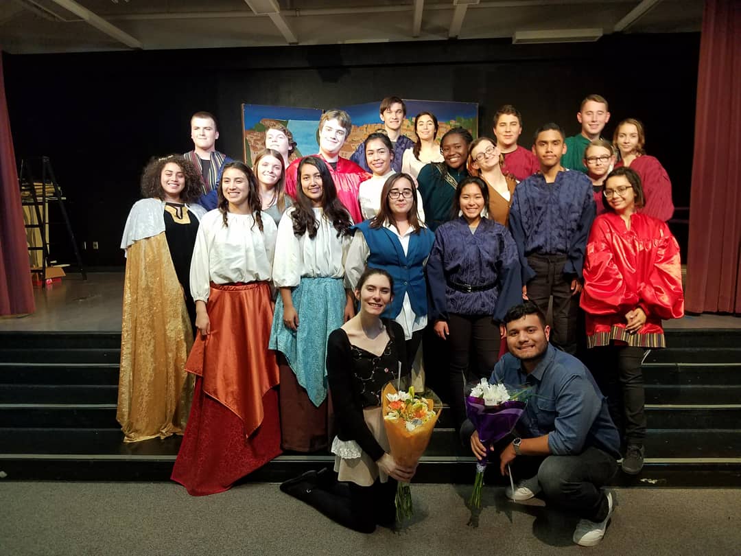 LHSDrama3's tweet photo. Congratulations to the cast and directors of Romeo and Juliet for a great day of shows! #butlove #biteyourthumb https://t.co/kq5Qw9Yc83